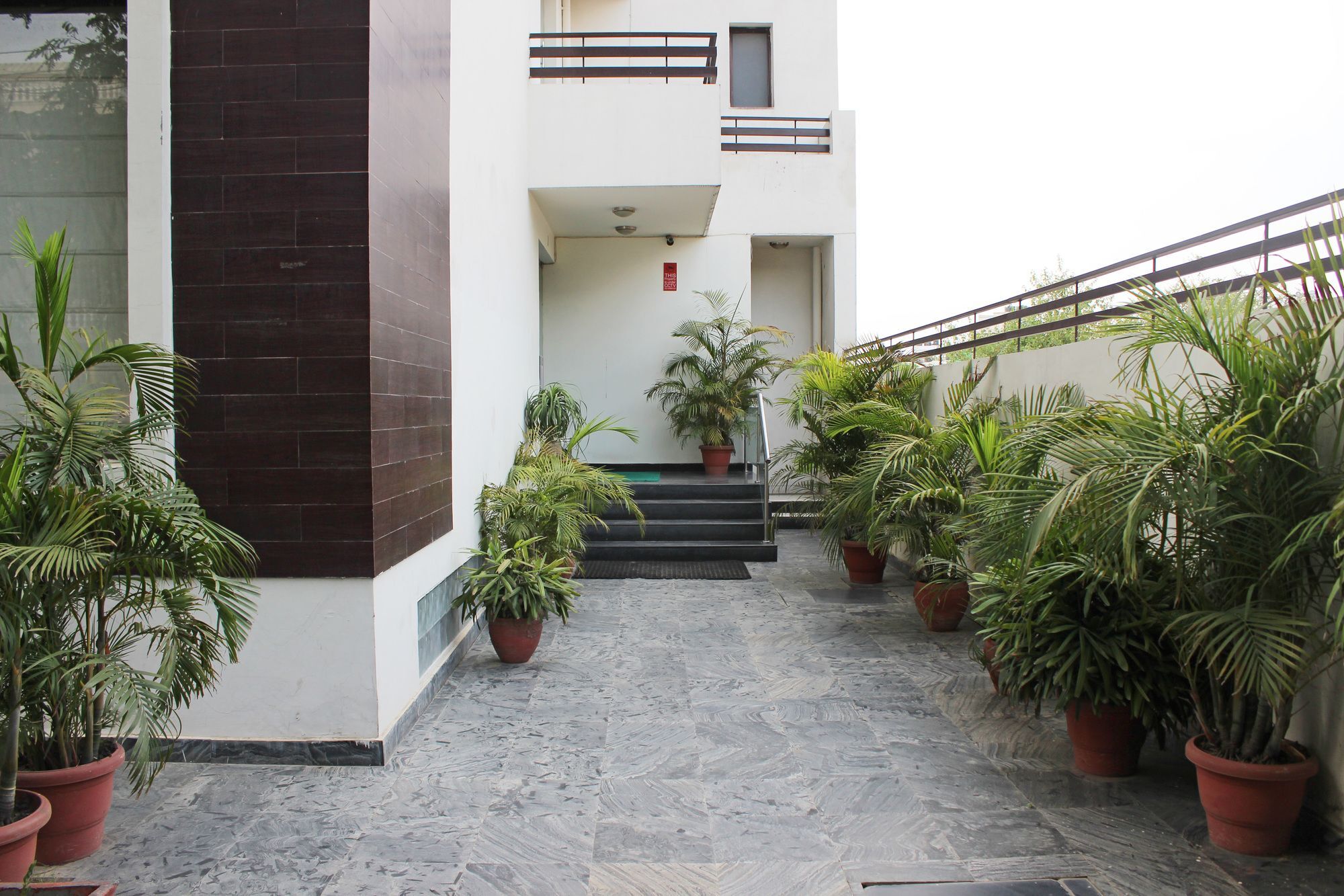 Oyo 605 Hotel Camria Gurgaon Dış mekan fotoğraf